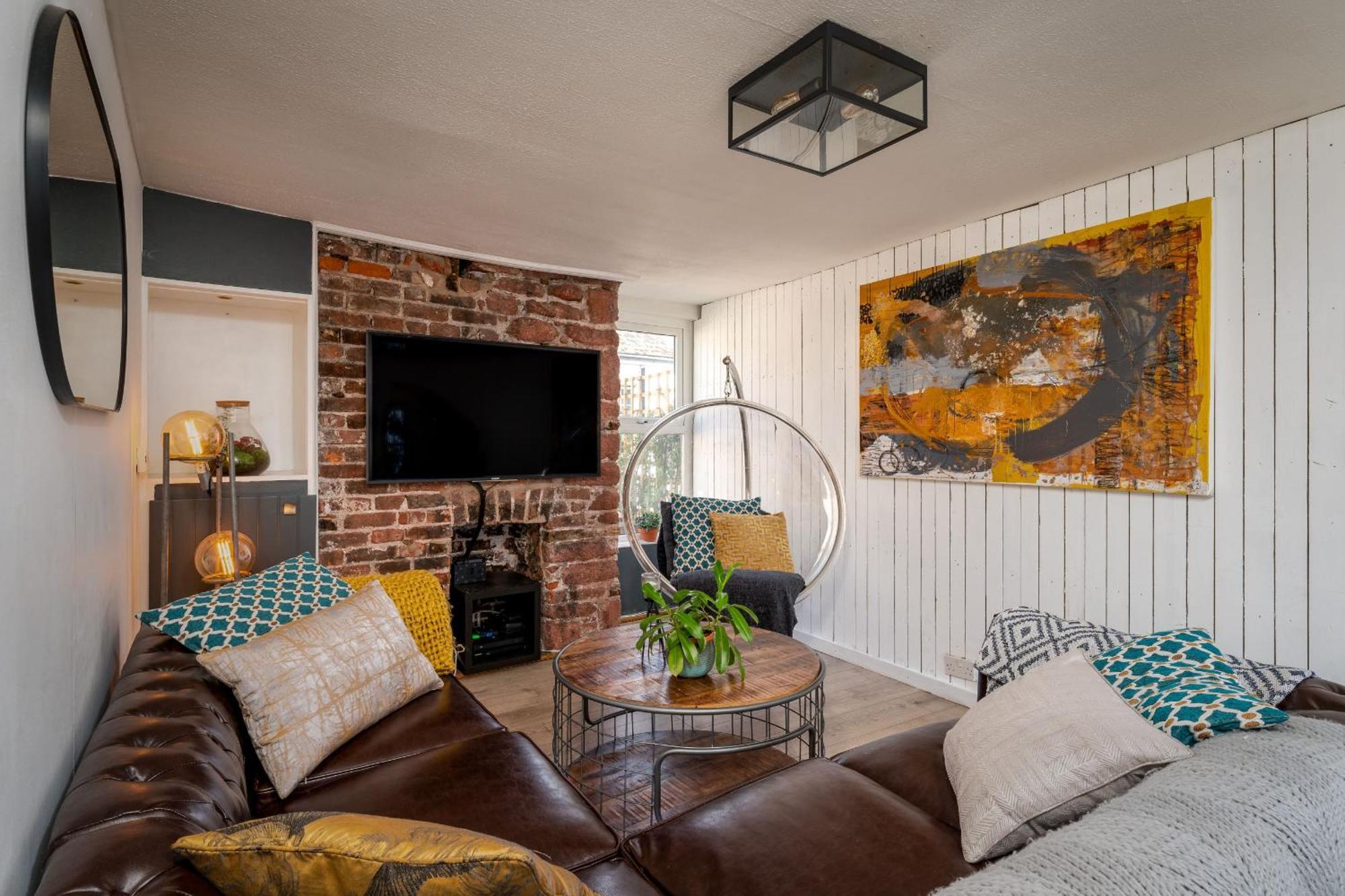 Crab Shack - Stylish Back Duplex Apartment,