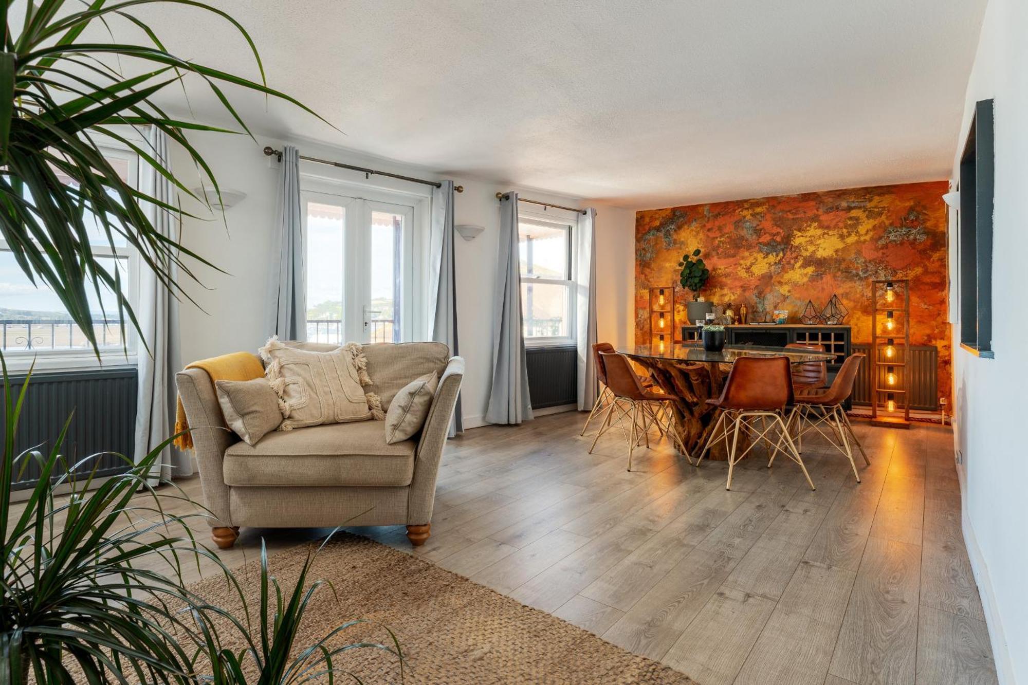 Crab Shack - Stylish Back Duplex Apartment, Apartment
